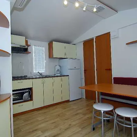 Zaton Mobile Homes 度假村