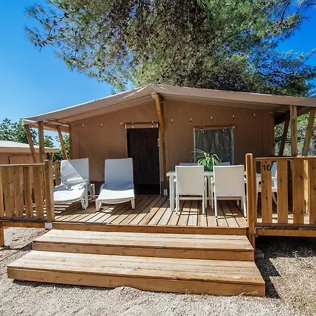 Zaton Mobile Homes 度假村 2*