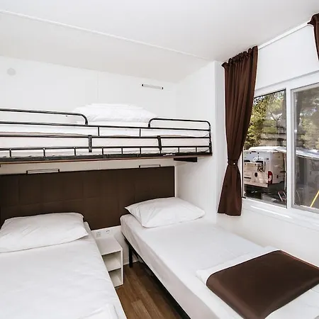 度假村 Zaton Mobile Homes 2*