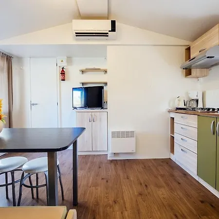 Zaton Mobile Homes 宁