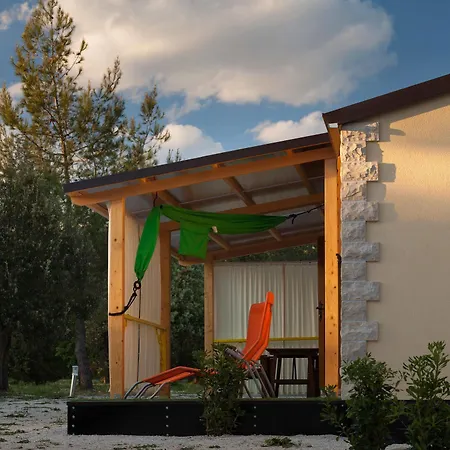 Zaton Mobile Homes 度假村